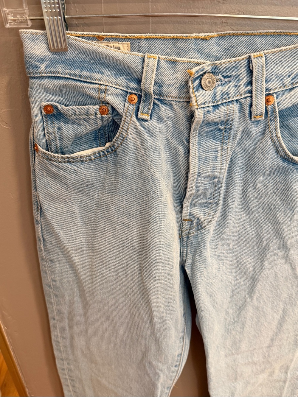 Levi’s Premium 501 Original Jeans Women’s 25x28 Light Wash Button Fly 1044